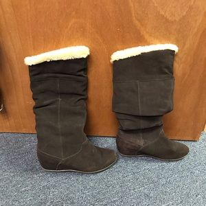 Cougar size 7 Leather boots